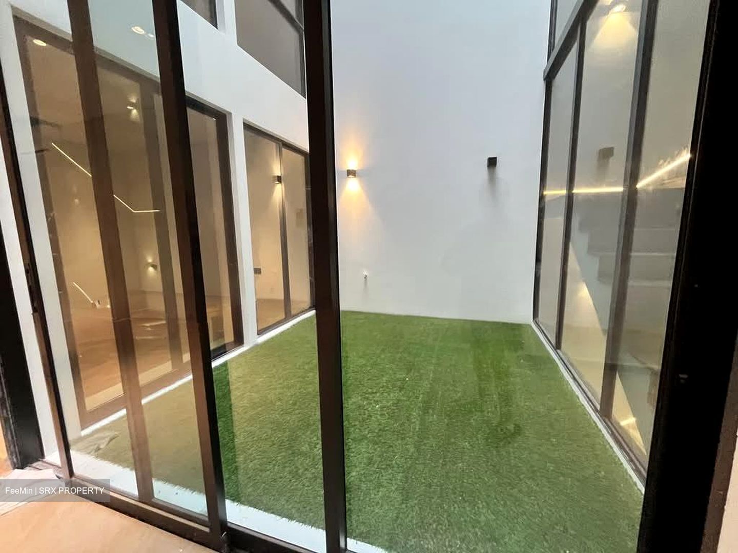 Ji Xiang Court (D15), Terrace #563508441
